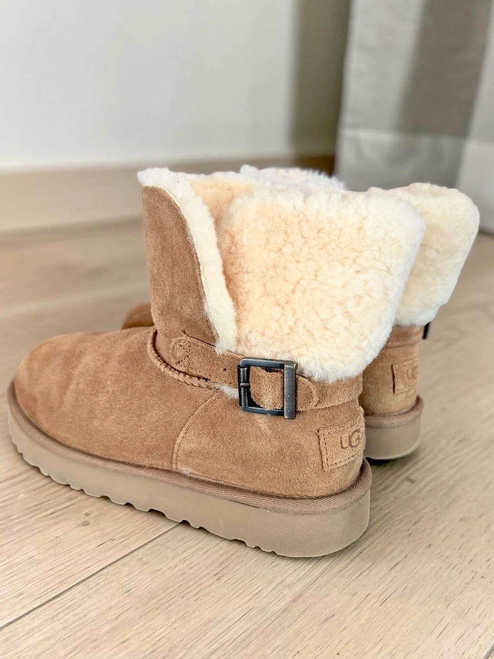 UGG Karel Mini Buckle Boot Chestnut Suede Shearling Lined Booties Women’s 7